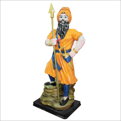 निहंग सिंह की मूर्ति