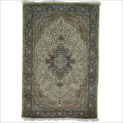 Kashmir Silk Carpet ( 4' x 6' )