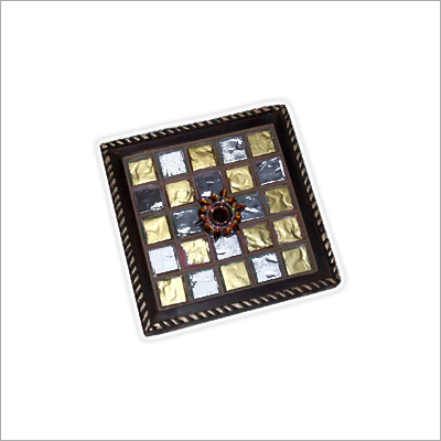 W / 25 / C / 116 <br>Wooden Box with mssg