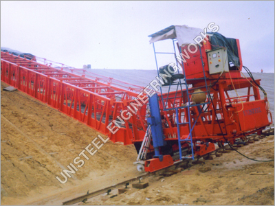 Reservoir Concrete Paver Machine