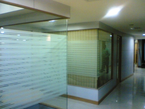 Office Corner Glass Eaching