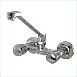 Sink Mixer With Swivel Spout
