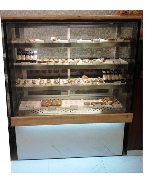 Modern Display Counter