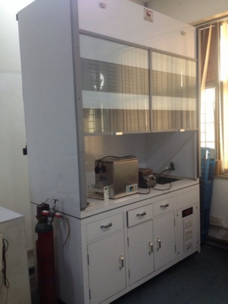 Fume Hood - Color: White