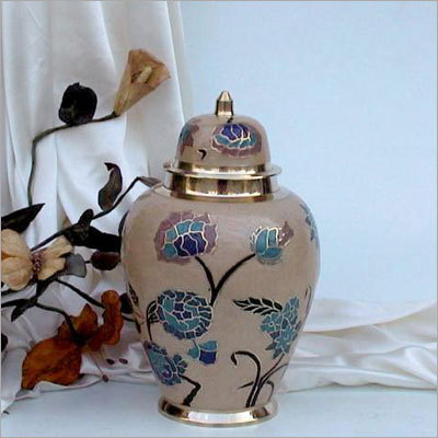 Ginger Urn
