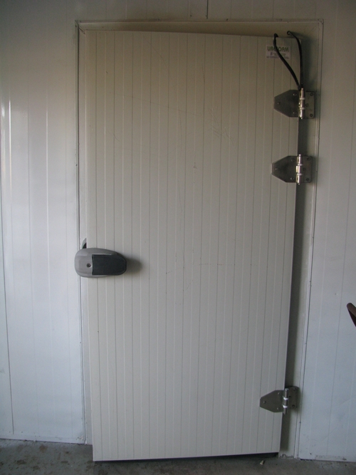 HINGE DOORS