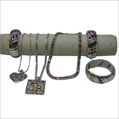 Costume & Fashion Jewelry - Alloy, Variable Size, Silver | Elegant Design, Stylish Accessory, Versatile Use