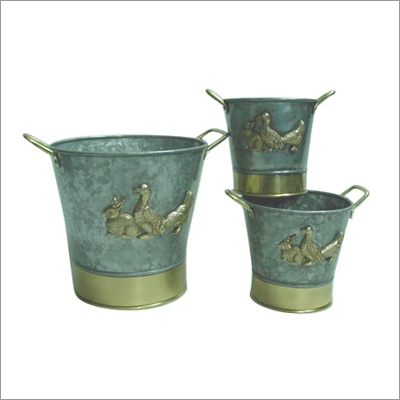 Garden Accessories of Metal