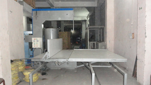 Vertical Foam Cutting Machine