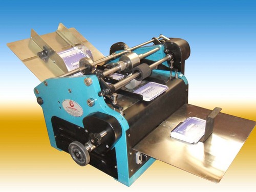 Automatic Lids, Labels, Cartons & Pouches Coding Machine