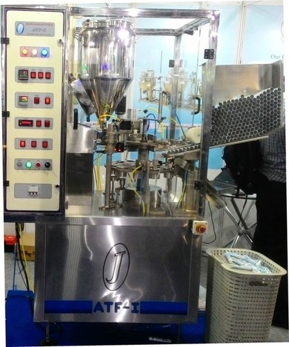 Cream Filling and Sealing Machine