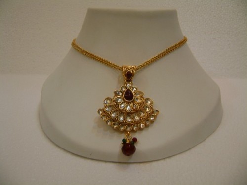 KUNDAN SETS