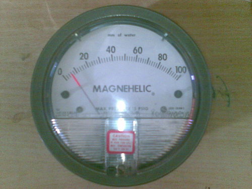 Magnehelic gauge