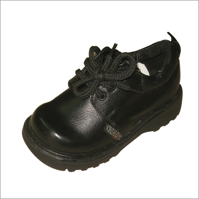 BLACK SCHOOL SHOES