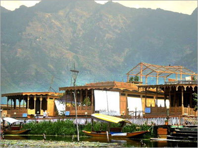 Kashmir Houseboats Tour