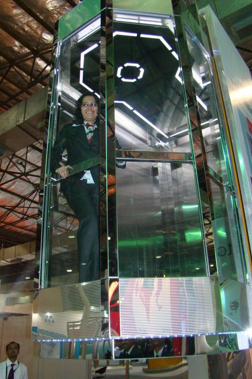 Mirror Finish Glass Capsule Elevator