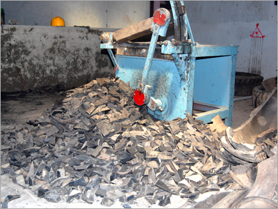 Chopped Tyre - Rubber, Variable Size, Irregular Shape | Wear Resistant, Road Protection, Enhances Wheels