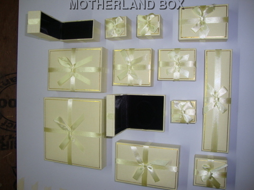 imported ribbon series jewellery boxes prpl/yelw/