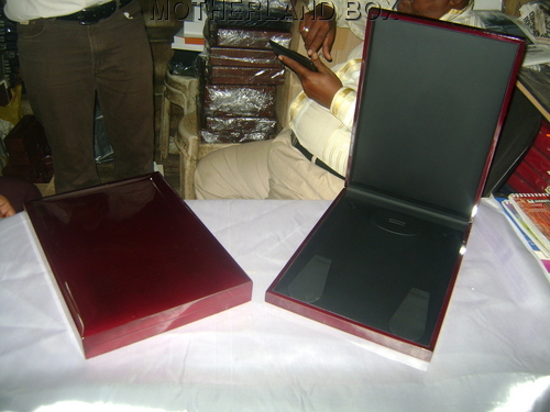 Rose Wood Nacklace Set Box