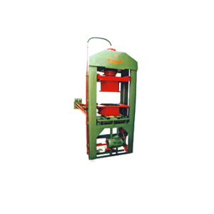 Oil Hydraulic & Vibrator Manual Block Making M/c.