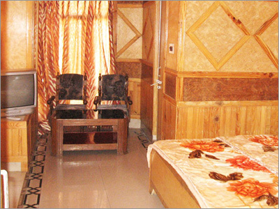 Hotels - Wood Concrete Build, Queen/King Bed | Wi-Fi, TV, Private Bathroom, Relaxation Space, Business Travel