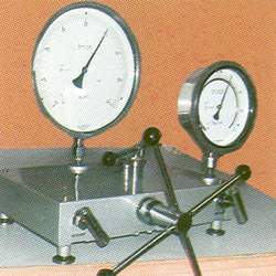 Pressure Comparison Test Pump