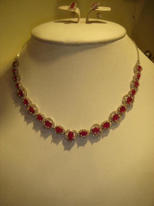 Gold Necklace with Diamond & Ruby