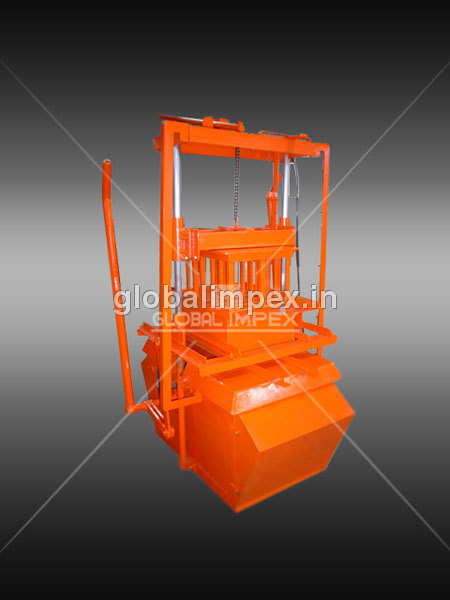 VIBRATOR CUM MANUAL OPERATED CONCRETE BLOCK MACHIN