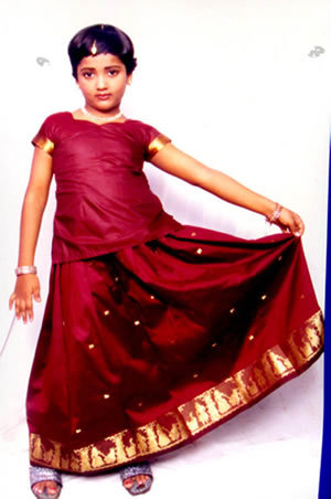 pattu pavadai