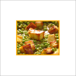 Mutter Paneer - 500g Plastic Tray, 15x10x5 cm | Fresh Peas, Cheese Cubes, Natural Taste, No Preservatives