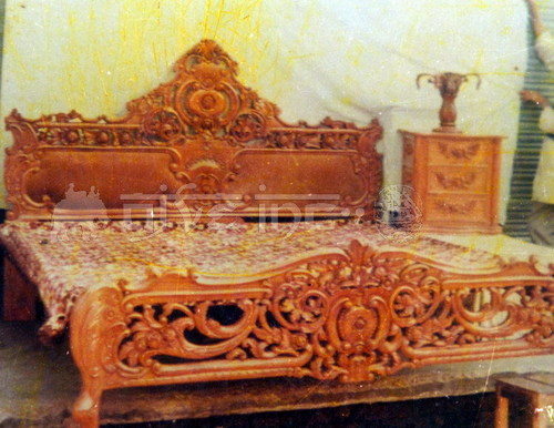 wooden carving bed