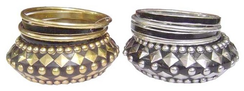 Wooden Stud Bangles Set