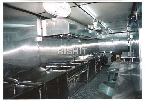 Bunkhouse with Kitchen & Dining Room