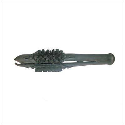 Self Expanding Brushes