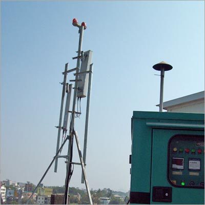 Industrial Fabrication Services - Steel, 10ft Height, Tripod Mount, 500lbs Weight | Corrosion Resistant, Customizable, High Durability, Precision Engineering