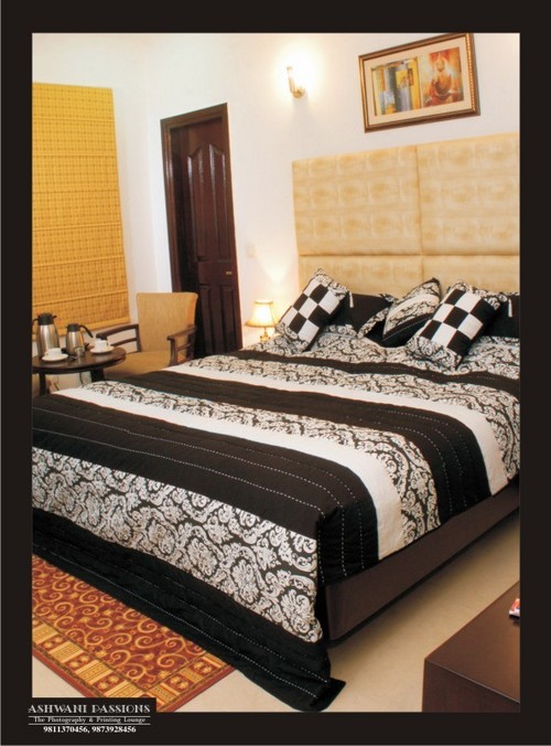 COMMERCIAL PHOTOGRAPHY HOTEL ROOM
