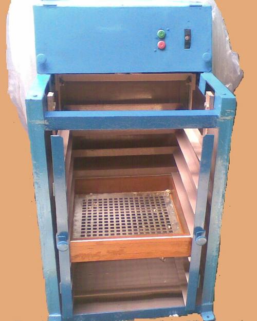 WOODEN SIEVES SHAKER