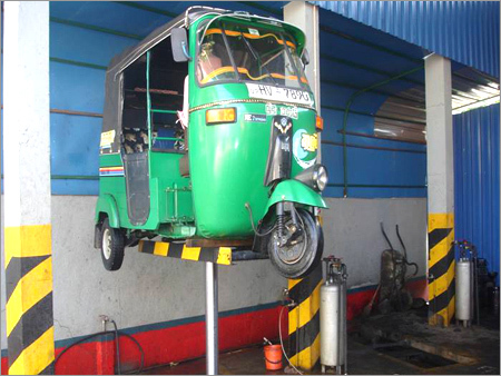 Three Wheeler Lift - Washing Lift