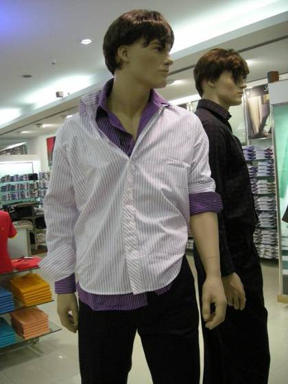 GARMENT DISPLAY MANNEQUINS