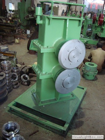 Rotary shear machine