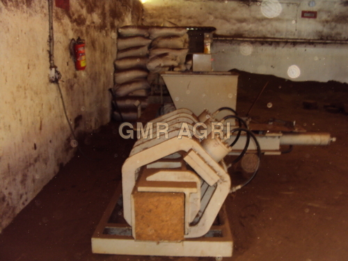 Coco Peat 5Kg Machine
