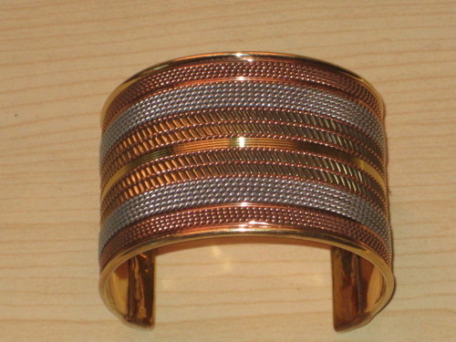 Cuffling - Brass 60x40mm Gold, Handcrafted Detail with Stone Accents