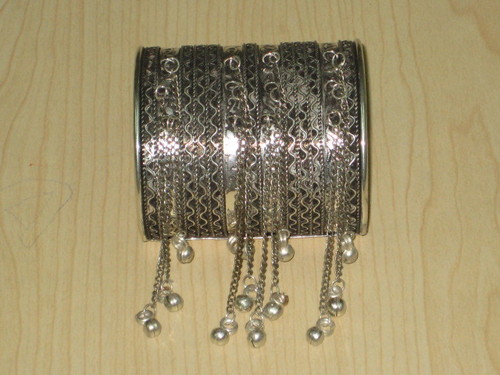Cuffling - Brass 6x4 cm, Silver Finish | Handcrafted Detail, Stone Accents, Elegant Design