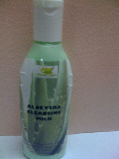 ALOE VERA CLEANSING MILK