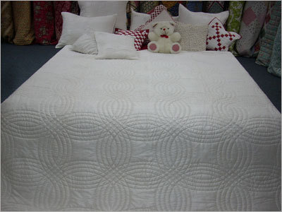 Eye Circle - Dupion Silk, Machine Quilted, Off-White | Soft Texture, Luxurious Feel, Durable, Warmth