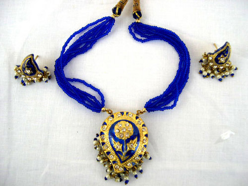 Lac Necklace