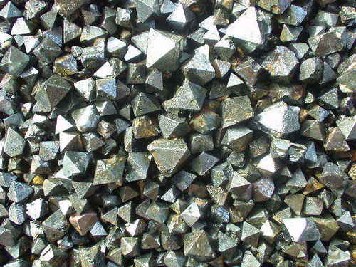 Magnetite Ore - Fe3O4, Density 5.18 g/cm³ | High Purity, Strong Magnetism, Durable, Easy Processing