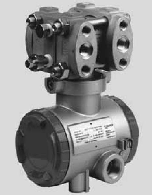 Differential pressure transmitter for high accuracy with microprocessor
