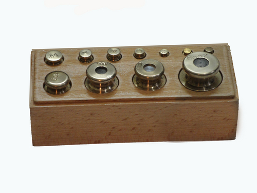MASSES SET KNOBED