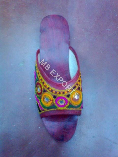 Pink Indian Ladies Leather Slipper Manufacturers